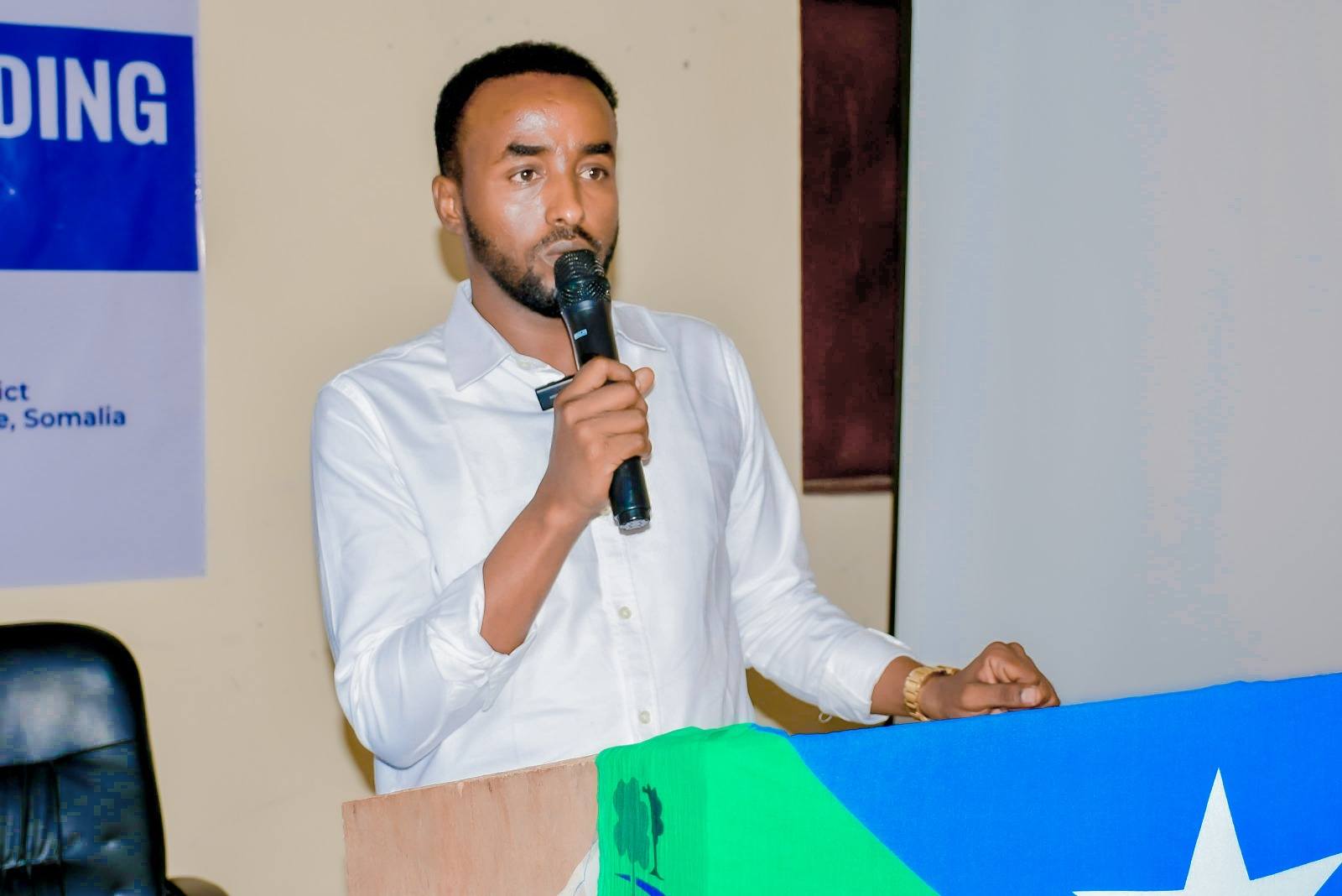 Wasaaradda Arrimaha Gudaha iyo Dowladaha Hoose ee Hirshabelle ayaa  Magaalada Warsheekh  ka daahfurtay tababar ku saabsan Dhismaha Awoodda Isku-dhafka ah,