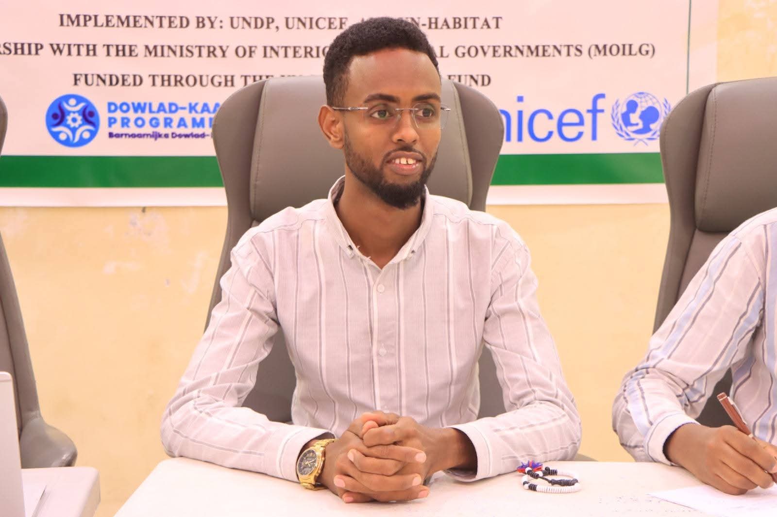 Wasaaradda Arrimaha Gudaha iyo Dowladaha Hoose Hirshabeelle ayaa magaalada Jowhar kulan Tababar ah ugu qabatay gudiyada kormeerka bulshada ee Magaalada Jowhar .