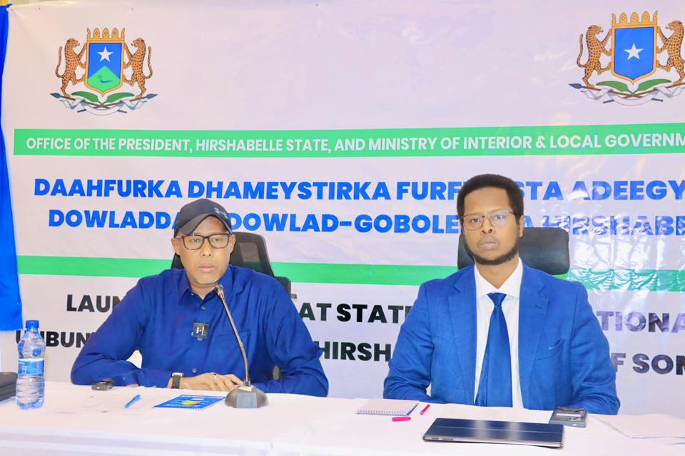 Agaasimaha Guud ee Wasaaradda Arrimaha Gudaha, Federaalka iyo Dib u heshiisinta Mudane Ceyduruus Macallin Xasan iyo Agaasimaha Madaxtooyada  Dowladda Hirshabelle